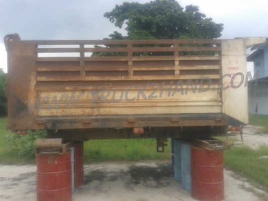 กระบะดัมพ์สามมิตร ยาว 4 เมตร กว้าง 2.10 เมตร มีปั๊มเกียร์ฝากครบ