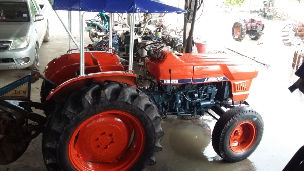 จัดส่งพี่ณู จ.กาฬสินธ์ ขายรถไถคูโบต้าL2600 พร้อมผาน5LCS สวยๆพร้อมใช้งาน