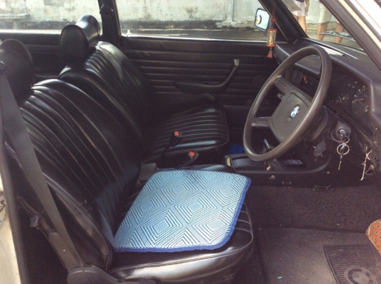 ขายรถ คลาสสิค BMW E21 316 2ประตู ปี82 เครื่องเดิม 1.8 เกียร์ออโต้ ภายในสวยเดิมมากเบาะหนังแท้เดิมๆสวยสะอาด ตัวถังเดิมๆอุปกรณ์เดิมทั้งคัน แม็กเดิมๆ รถขับได้นะครับ เอกสารพร้อม ภาษีขาดต่อ รถ2ประตูหายากครับ ขายถูกครับ