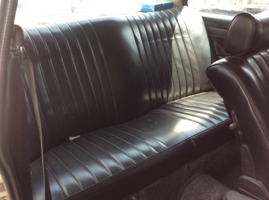 ขายรถ คลาสสิค BMW E21 316 2ประตู ปี82 เครื่องเดิม 1.8 เกียร์ออโต้ ภายในสวยเดิมมากเบาะหนังแท้เดิมๆสวยสะอาด ตัวถังเดิมๆอุปกรณ์เดิมทั้งคัน แม็กเดิมๆ รถขับได้นะครับ เอกสารพร้อม ภาษีขาดต่อ รถ2ประตูหายากครับ ขายถูกครับ