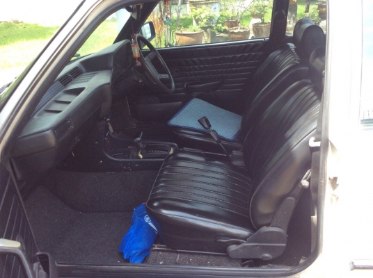 ขายรถ คลาสสิค BMW E21 316 2ประตู ปี82 เครื่องเดิม 1.8 เกียร์ออโต้ ภายในสวยเดิมมากเบาะหนังแท้เดิมๆสวยสะอาด ตัวถังเดิมๆอุปกรณ์เดิมทั้งคัน แม็กเดิมๆ รถขับได้นะครับ เอกสารพร้อม ภาษีขาดต่อ รถ2ประตูหายากครับ ขายถูกครับ