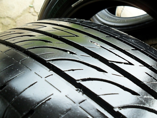 ยางขอบ15 บริดสโตน195-60-R15ลงพื้นปลายปี13 (4เส้น 2,900บ)