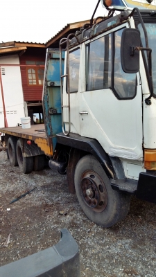 ขายไอ้หลง215เครื่อง195แรง พื้นเรียบเหล็กเอาไปต่อเทรนเลอรได้เลย