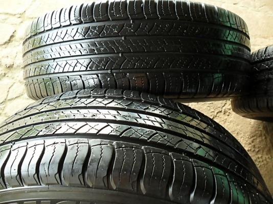 ยางขอบ17 มิชลิน 225-65-R17ลงพื้นปี13 (4เส้น 3,200บ)