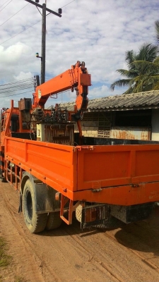 รถนิสสัน 6 ล้อ UD ติดเครน  3.5 ตัน.  180 แรงม้า. ปี 36     สนใจติดต่อ  081 - 6079515