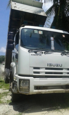 รถอีซูซุ 10 ล้อดั้ม FXZ  300 แรงม้า ปี 52. ( รถวิ่ง 15x,xxx กว่า กม. )     สนใจติดต่อ  081 - 6079515