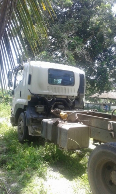 รถอีซูซุ 10 ล้อดั้ม FXZ  300 แรงม้า ปี 52. ( รถวิ่ง 15x,xxx กว่า กม. )     สนใจติดต่อ  081 - 6079515