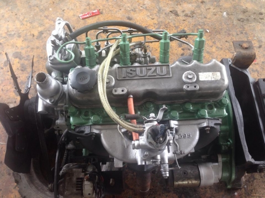 ขายเครื่องอีซูซุC240 พร้อมเกียร์โฟคลิฟพร้อมใช้งานครับ ขาย 38000 บาทครับ