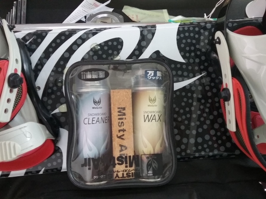 ขายบอรด์ พร้อมสเปรคลีนเนอร์และแว็คขัดและแท่งไม้ก็อกรองบอร์ด