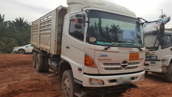 รถฮีโน่  10  ล้อดั้ม FM2P  380  แรงม้า.  ปี 56  ( ขายแม่ , ลูก )    สนใจติดต่อ  081 - 6079515