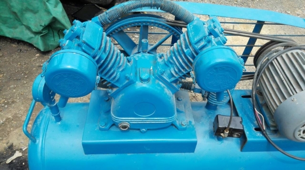 Sale>> ปั้มลม PUMA 3 HP. ไฟ 380V. ถังจุ 158 ลิตร สวยสดแน่น 089-2499-123 นครปฐม