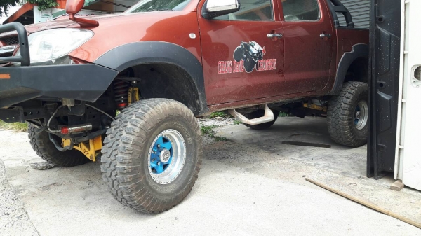 ขายชุดยก วีโก้ 4x4 6 นิ้ว โช้คซับแท้ง 4ต้น ขายชุดยก วีโก้ 4x4 6 นิ้ว โช้คซับแท้ง 4ต้น