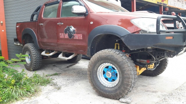 ขายชุดยก วีโก้ 4x4  6 นิ้ว โช้คซับแท้ง 4ต้น