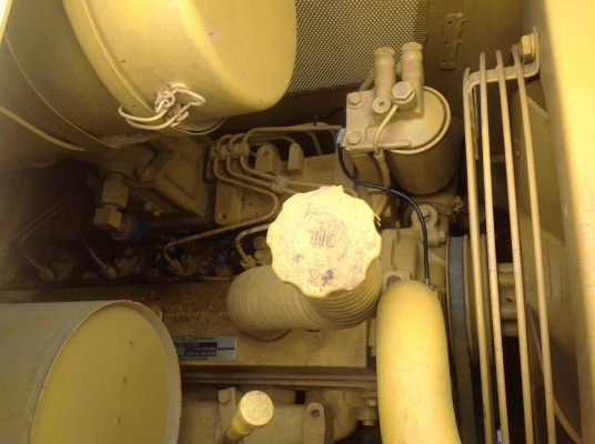 ขายรถแทรกเตอร์  KOMATSU D37 P (6D95)