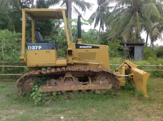 ขายรถแทรกเตอร์  KOMATSU D37 P (6D95)