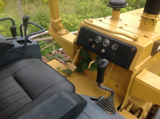 ขายรถแทรกเตอร์  KOMATSU D37 P (6D95)