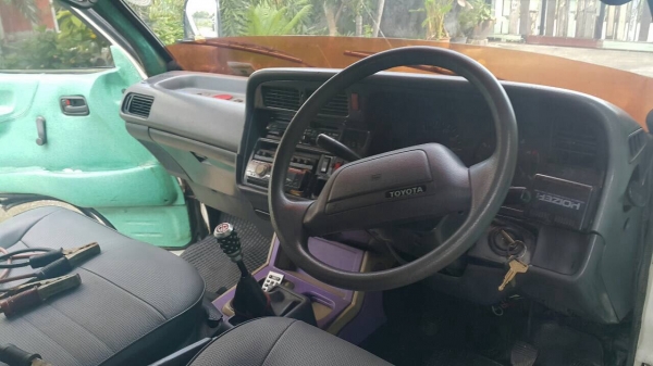 Toyota Hiaceปี91 ดีเซล2500cc เกียร์ธรรมดา