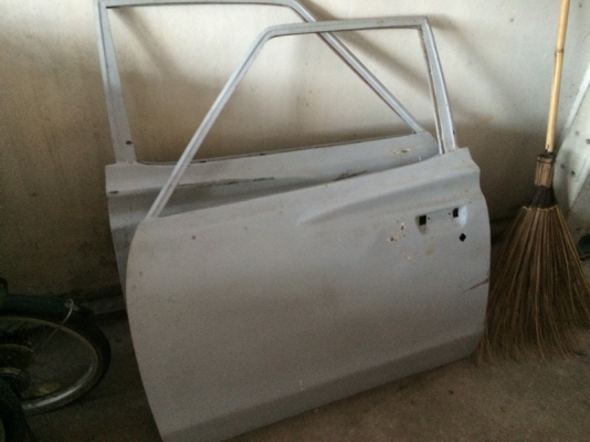 ขายเหมา datsun 620 1คัน 1 ซากอุปกรณ์ตามรูป