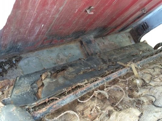 ขายเหมา datsun 620 1คัน 1 ซากอุปกรณ์ตามรูป