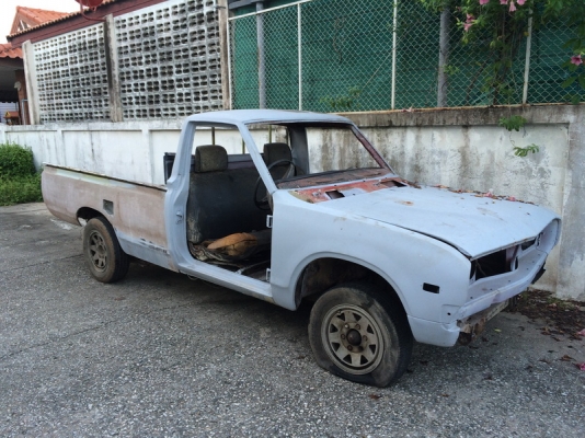 ขายเหมา datsun 620 1คัน 1 ซากอุปกรณ์ตามรูป