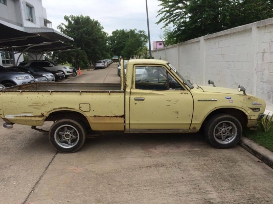 ขายเหมา datsun 620 1คัน 1 ซากอุปกรณ์ตามรูป