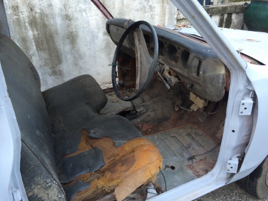 ขายเหมา datsun 620 1คัน 1 ซากอุปกรณ์ตามรูป