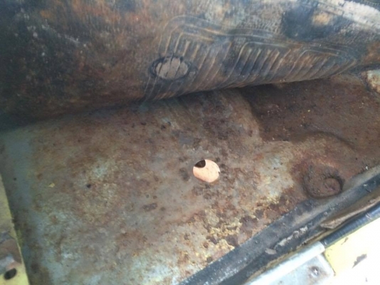 ขายเหมา datsun 620 1คัน 1 ซากอุปกรณ์ตามรูป