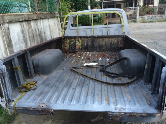 ขายเหมา datsun 620 1คัน 1 ซากอุปกรณ์ตามรูป