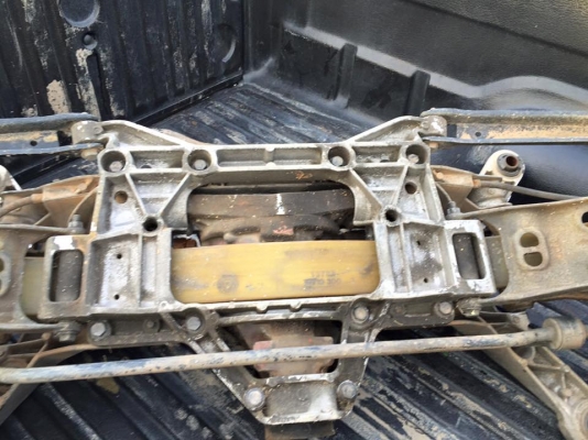 แพหลัง volvo s90 ทั้งชุด ใช้งานได้ปกติไม่ดีบูธลูกยาง