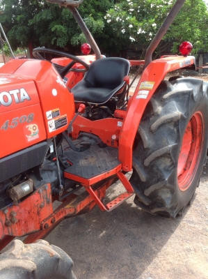 แทรกเตอร์คูโบต้า 4508 สภาพดีเดิมๆทั้งคันพร้อมใช้งาน มีผานดันหน้า และ โรตารี่