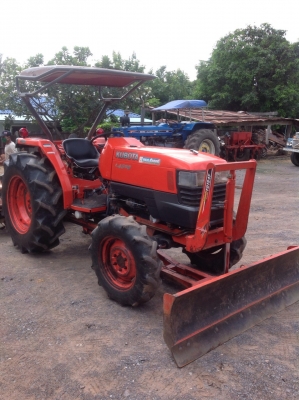 แทรกเตอร์คูโบต้า 4508 สภาพดีเดิมๆทั้งคันพร้อมใช้งาน มีผานดันหน้า และ โรตารี่