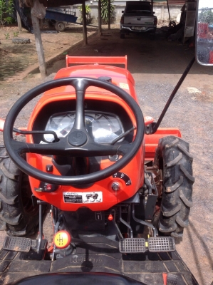 แทรกเตอร์คูโบต้า 4708 สภาพดีมากเดิมๆทั้งคันไม่ทำสีใช้งานมาน้อย มีผานดันหน้า และ โรตารี่