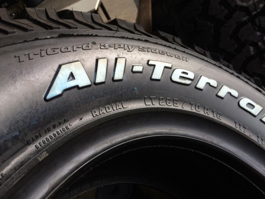 BF Goodrich All-Terrain 265 70 r16 ยางใหม่ปลายปี14