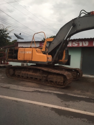 ขายรถแบคโฮ  VOVOL  EC 210LCเครื่องดีปั้มแรงรถสวยพร้อมใช้ราคา 430,000 090-772-3710 090-772-3708