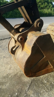 ขายรถแบคโฮ  VOVOL  EC 210LCเครื่องดีปั้มแรงรถสวยพร้อมใช้ราคา 430,000 090-772-3710 090-772-3708