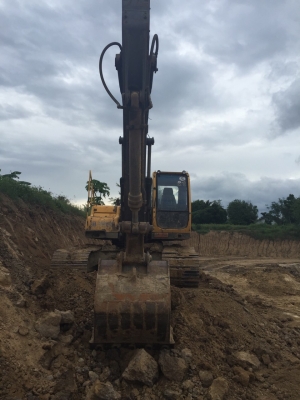 ขายรถแบคโฮ  VOVOL  EC 210LCเครื่องดีปั้มแรงรถสวยพร้อมใช้ราคา 430,000 090-772-3710 090-772-3708