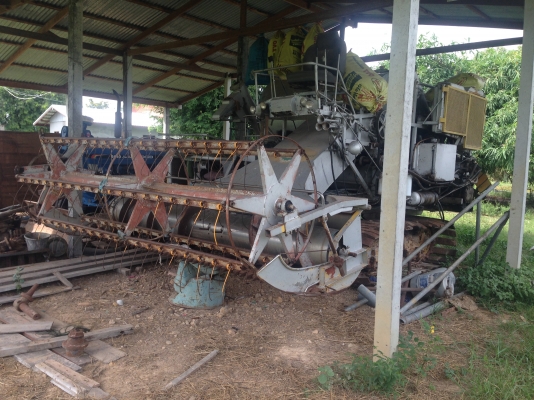 ขายด่วน รถเกี่ยวข้าว กระสอบ (ราคา 1ุ65,000บาท) มีภาพวีดีโอด้านล่าง เครื่องดี 6HE1- เทอร์โบ ตัวเดิน 10 ช่วง ราคาต่อรองได้ครับ ชัยยา สตึก โทร 081-9972972 044-666729