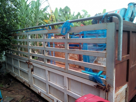 กะบะหกล้อคอกสวยๆ เปิดข้างได้ เหล็กหนา ขนาด5.5mx2.25m