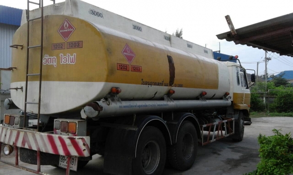 ขารถน้ำมัน NISSAN UD ราคา 580,000 บาท ขารถน้ำมัน NISSAN UD ราคา 580,000 บาท