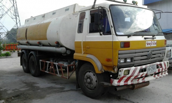 ขารถน้ำมัน NISSAN UD ราคา 580,000 บาท