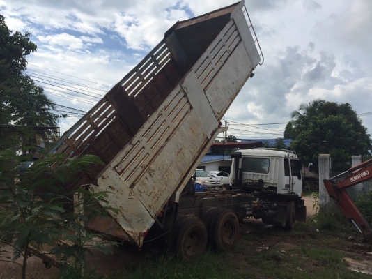 ขายดาว์น 150,000 สิบล้อดั้ม 2 เพลา MITSUBISHI Turbo 220 แรง FN527M-TF2541 หัวบาง ยางพอได้ คัสชีสวย  เบรคใหญ่ เพลาบุ๋ม เกียร์ลาย   หมายเหตุ =   คงเหลือ 40 งวด &times; เดือนละ 23,000 บาท =890,000 บาท 090-772-3710 090-772-3708