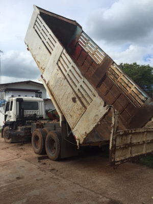 ขายดาว์น 150,000 สิบล้อดั้ม 2 เพลา MITSUBISHI Turbo 220 แรง FN527M-TF2541 หัวบาง ยางพอได้ คัสชีสวย  เบรคใหญ่ เพลาบุ๋ม เกียร์ลาย   หมายเหตุ =   คงเหลือ 40 งวด &times; เดือนละ 23,000 บาท =890,000 บาท 090-772-3710 090-772-3708