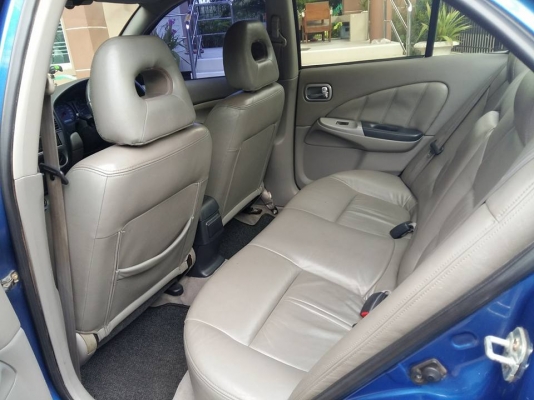 ปล่อน nissan sanny อัลมิร่า ปี 2004