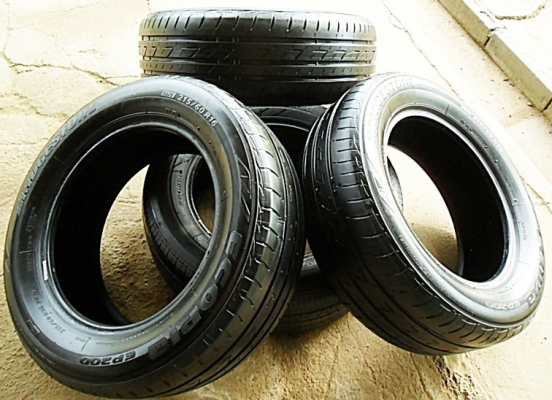 ยางปี14 บริดสโตน215-60-R16 ลงพื้นปลายปี14(4เส้น3,600บ)