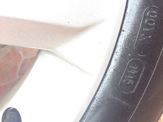 ล้อพร้อมยาง ปี 2013 ทั่ง4เส้น 4500 บาท