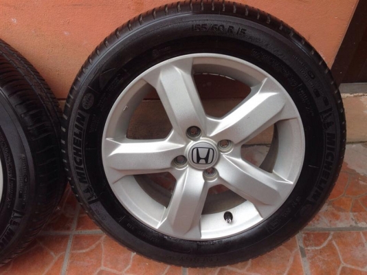 ล้อพร้อมยาง ปี 2013 ทั่ง4เส้น 4500 บาท