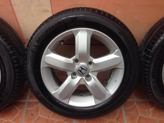 ล้อพร้อมยาง ปี 2013 ทั่ง4เส้น 4500 บาท