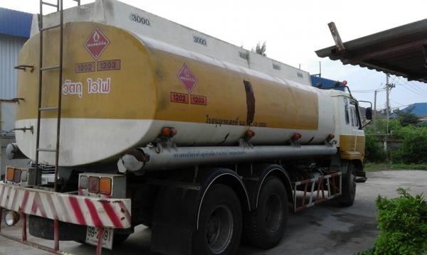 ขายรถน้ำมัน NISSAN  UD CDA 12 N บรรจุ16,000 ลิตร เครื่องดีมากครัชซีสวย ยางดีพร้อมใช้พร้อมโอนราคา580,000 090-772-3710 090-772-3708