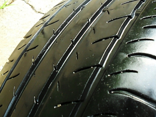 ยางขอบ18 ดันล็อป 225-60-R18ลงพื้นปลายปี13(4เส้น4,000)