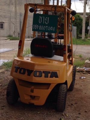ขายรถฟอร์คลิฟต์โตโยต้า 2ตันเดินทางมาสดวกอยู่ติดถนนใหญ่  กาญจนบุรี